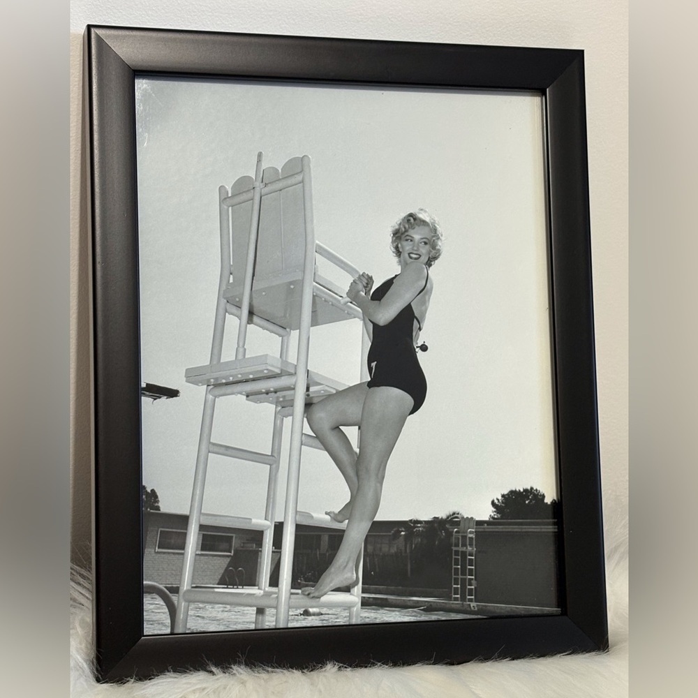 (136)Vintage Looking Black & White Marilyn Monroe Poolside Photo Print